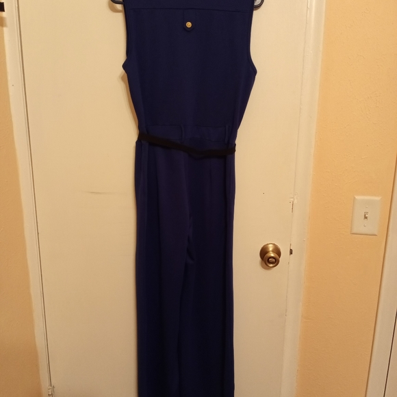 Jumper - Picture 2 of 3